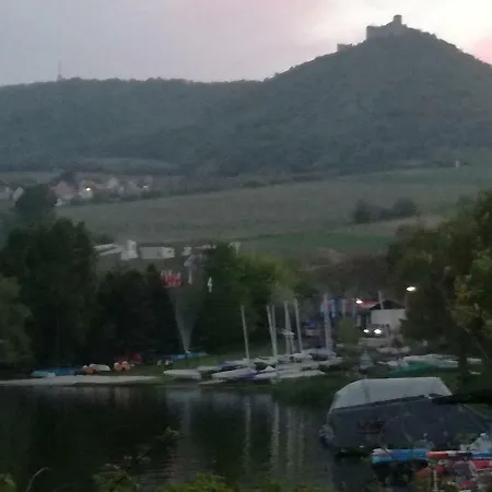 Nad Jezerem Vendégház *