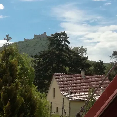 Nad Jezerem 3*