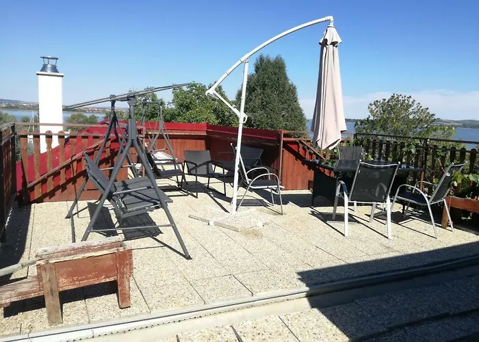 Penzion Nad Jezerem 3*