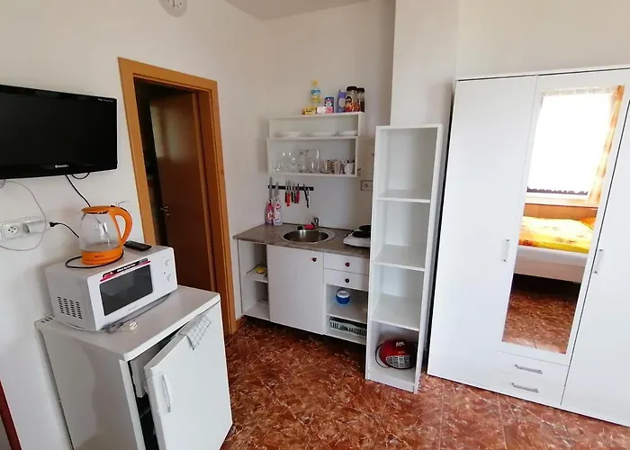 Nad Jezerem 3* Pavlov