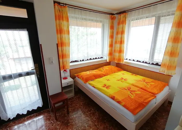 Nad Jezerem Penzion 3*