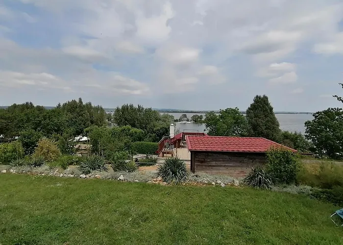 Penzion Nad Jezerem